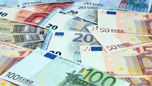 Euro (EUR)